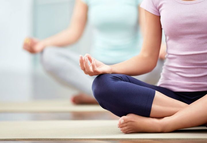 Las mejores prendas de ropa para practicar yoga