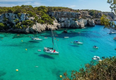 Barco en Menorca