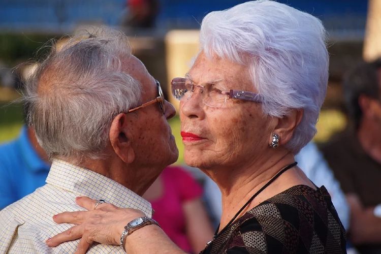 Consejos para conseguir pareja después de los 50 años