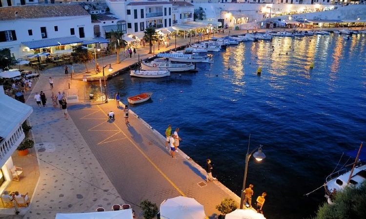 Consigue el alojamiento ideal para disfrutar de las mejores vacaciones en Menorca