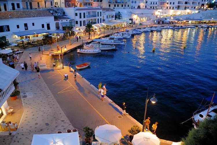 Consigue el alojamiento ideal para disfrutar de las mejores vacaciones en Menorca