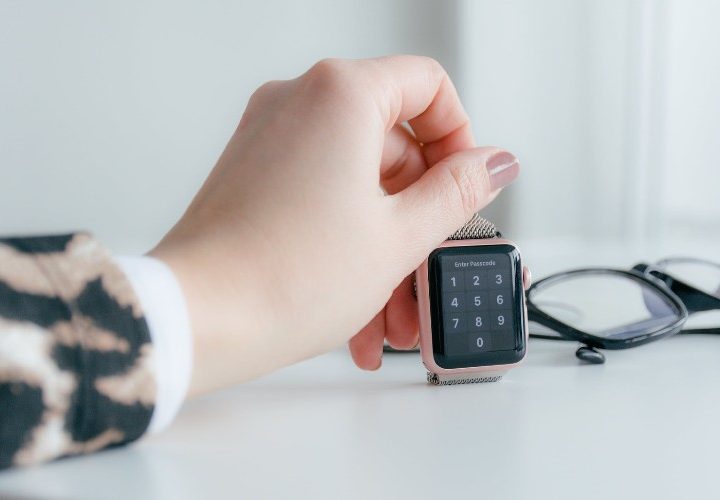 ¿Cómo debes escoger un smartwatch para mujer y dónde puedes encontrarlo?