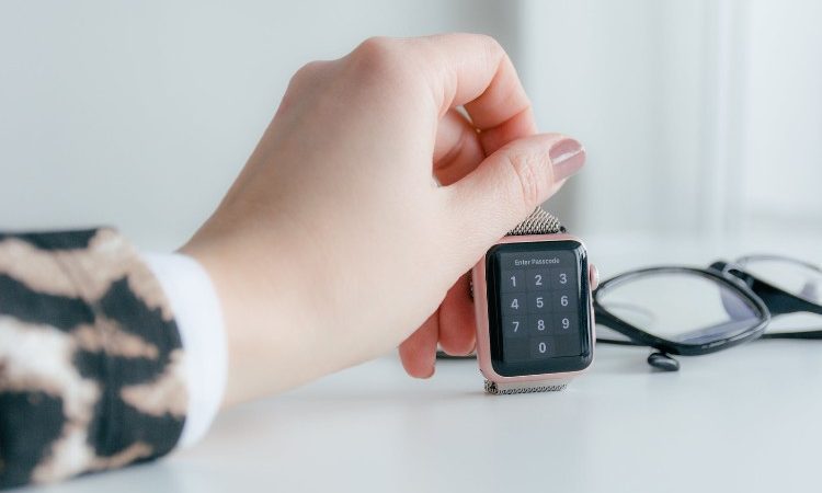 ¿Cómo debes escoger un smartwatch para mujer y dónde puedes encontrarlo?