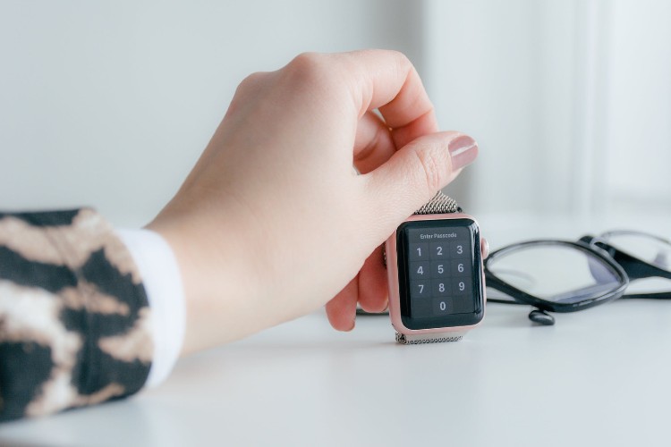 ¿Cómo debes escoger un smartwatch para mujer y dónde puedes encontrarlo?