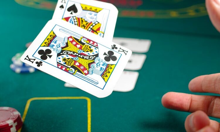Las ventajas de jugar al póquer online
