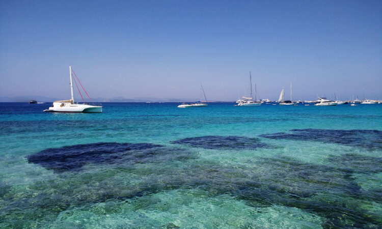 Ibiza en Invierno: Descubre el Rostro Tranquilo de la Isla Blanca
