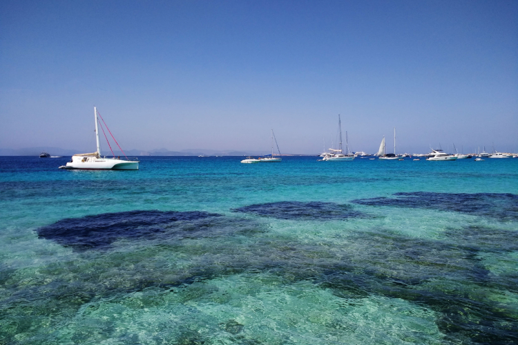 Ibiza en Invierno: Descubre el Rostro Tranquilo de la Isla Blanca
