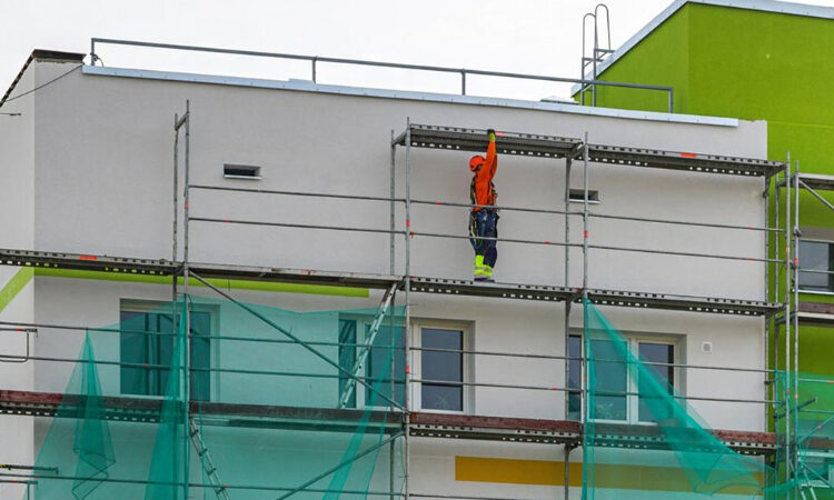 ¿Cómo mejorar el aislamiento térmico de edificios con la rehabilitación de fachadas en Madrid?