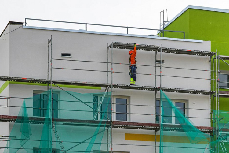 ¿Cómo mejorar el aislamiento térmico de edificios con la rehabilitación de fachadas en Madrid?