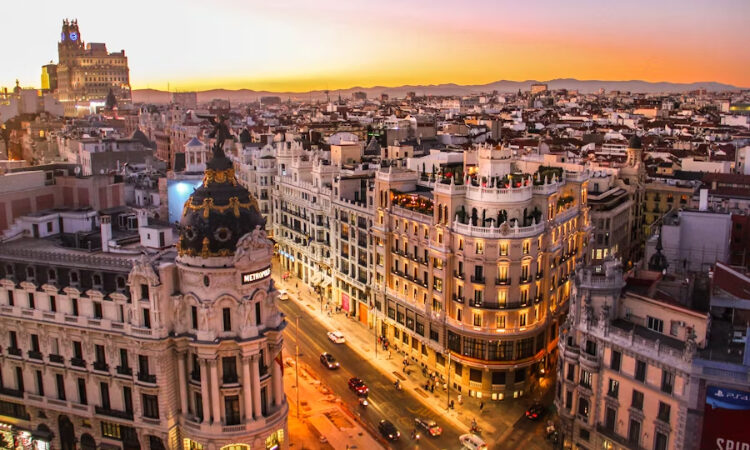 Madrid nocturno: descubre el bar perfecto para tu plan