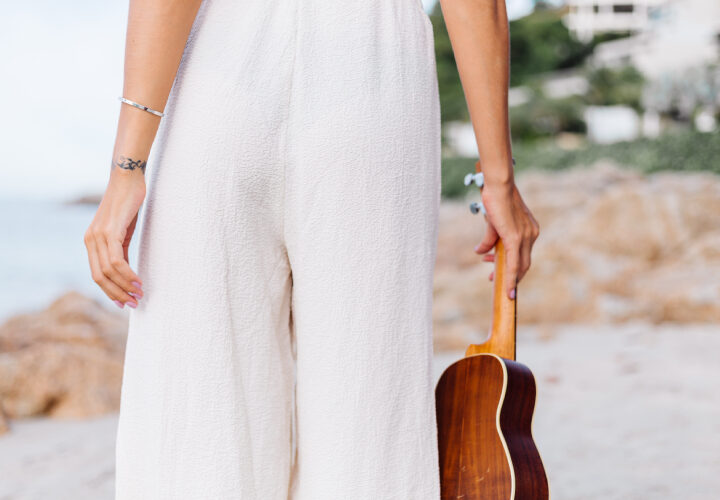 Por qué sí puedes (y deberías) llevar pantalones largos en verano
