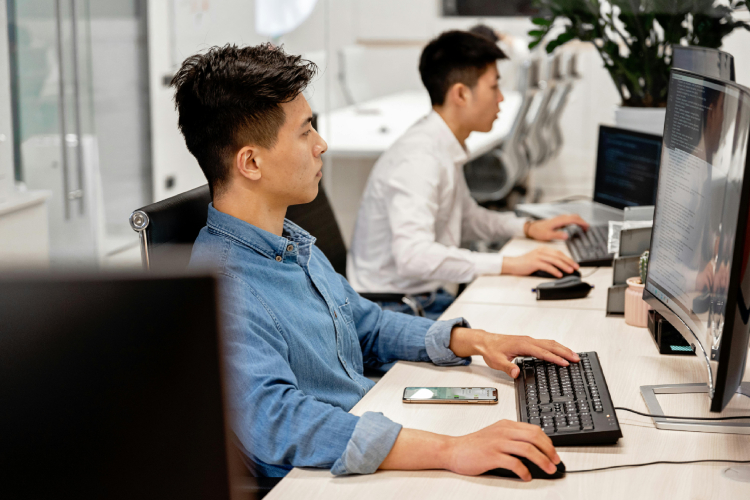 ERP para empresas y gestión de personal: mejora proyectos y equipo